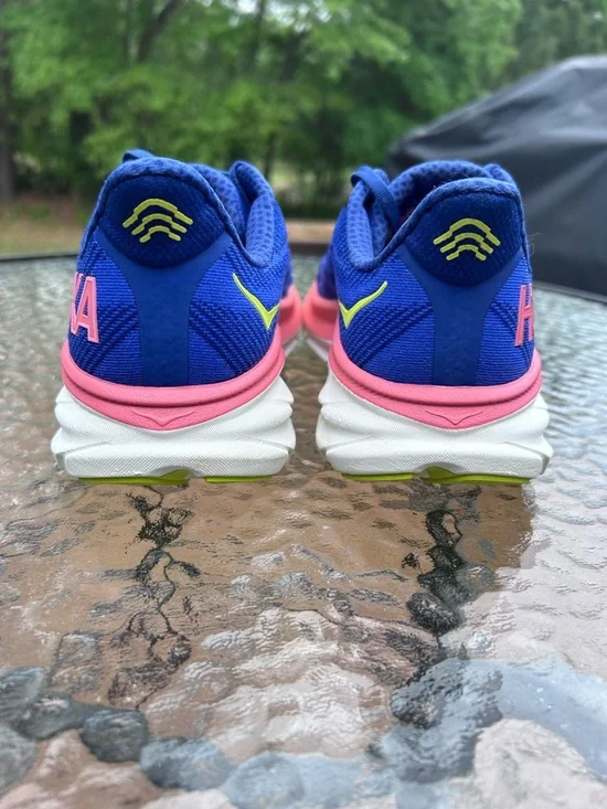 Hoka EUC Women’s Size 8.5 Clifton 9 Blue Coral Mesh Running Shoe MSRP $165 - Picture 4 of 12